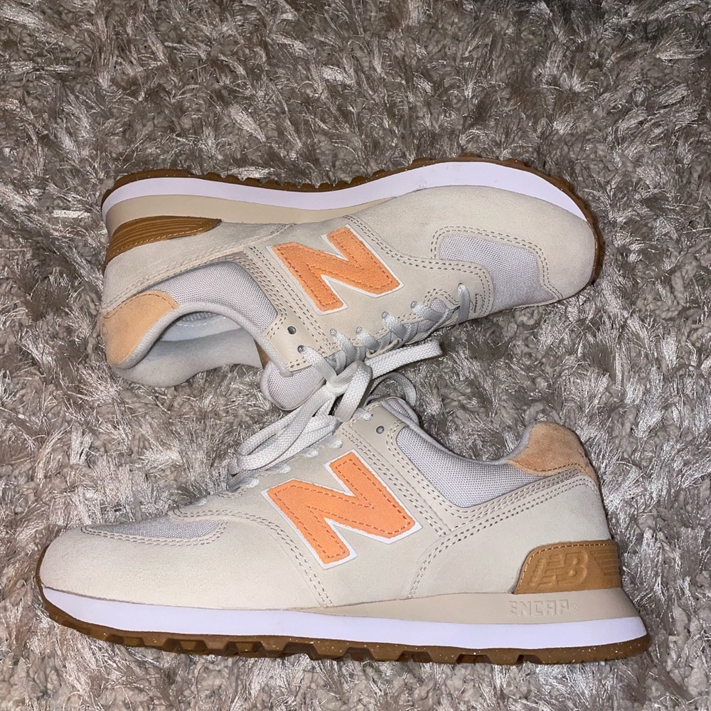 New balance 574 womens - SIZE 8.5
